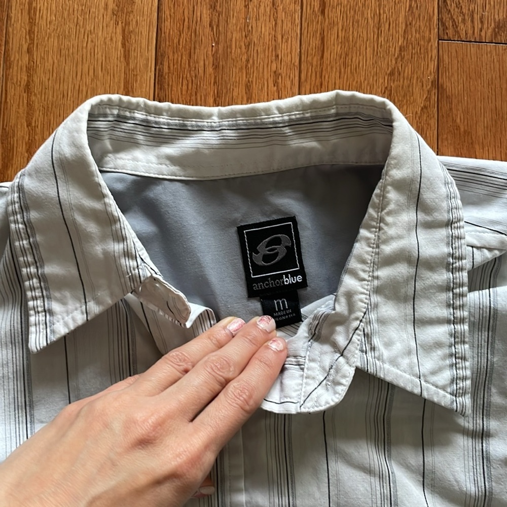 Lightweight button down - Picture 2 of 4